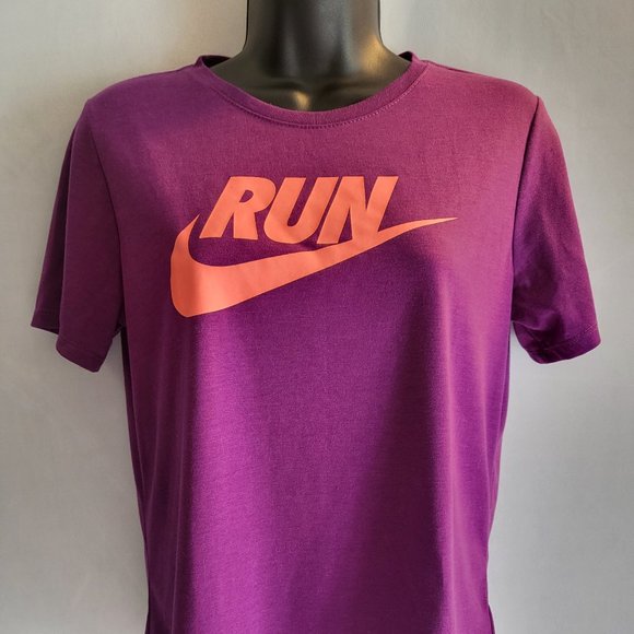 NIKE, The Nike Tee, Athletic Cut, Dri-fit Women Size Medium, Like New, EUC - Picture 2 of 7